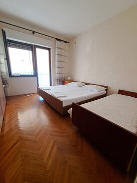 Appartamenti con parcheggio Bilo, Capocesto - Primošten - 4662