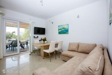 Apartments by the sea Žaborić, Šibenik - 469 Adriatic.hr