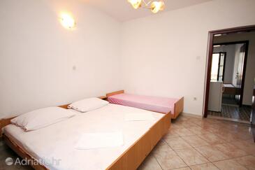 Apartments with parking space Podaca, Makarska - 4747