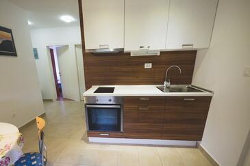 Apartmanok gyermekes családok részére Grebastica, Sibenik - 477