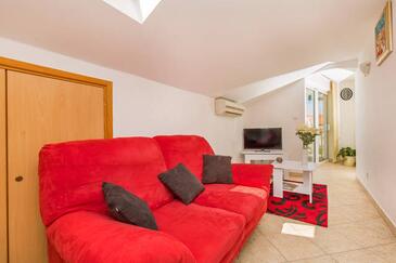 Apartments with parking space Mlini (Dubrovnik) - 4774