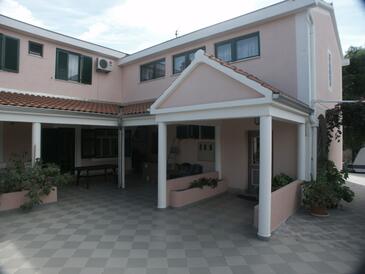 Room with balcony by the sea Brodarica, North Dalmatia
