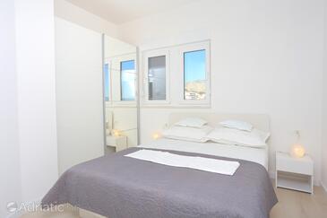 Apartments by the sea Duće, Omiš - 4795