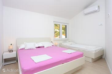 Apartmani uz more Duće, Omiš - 4795