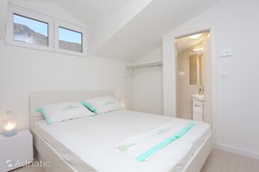 Apartments by the sea Duće, Omiš - 4795