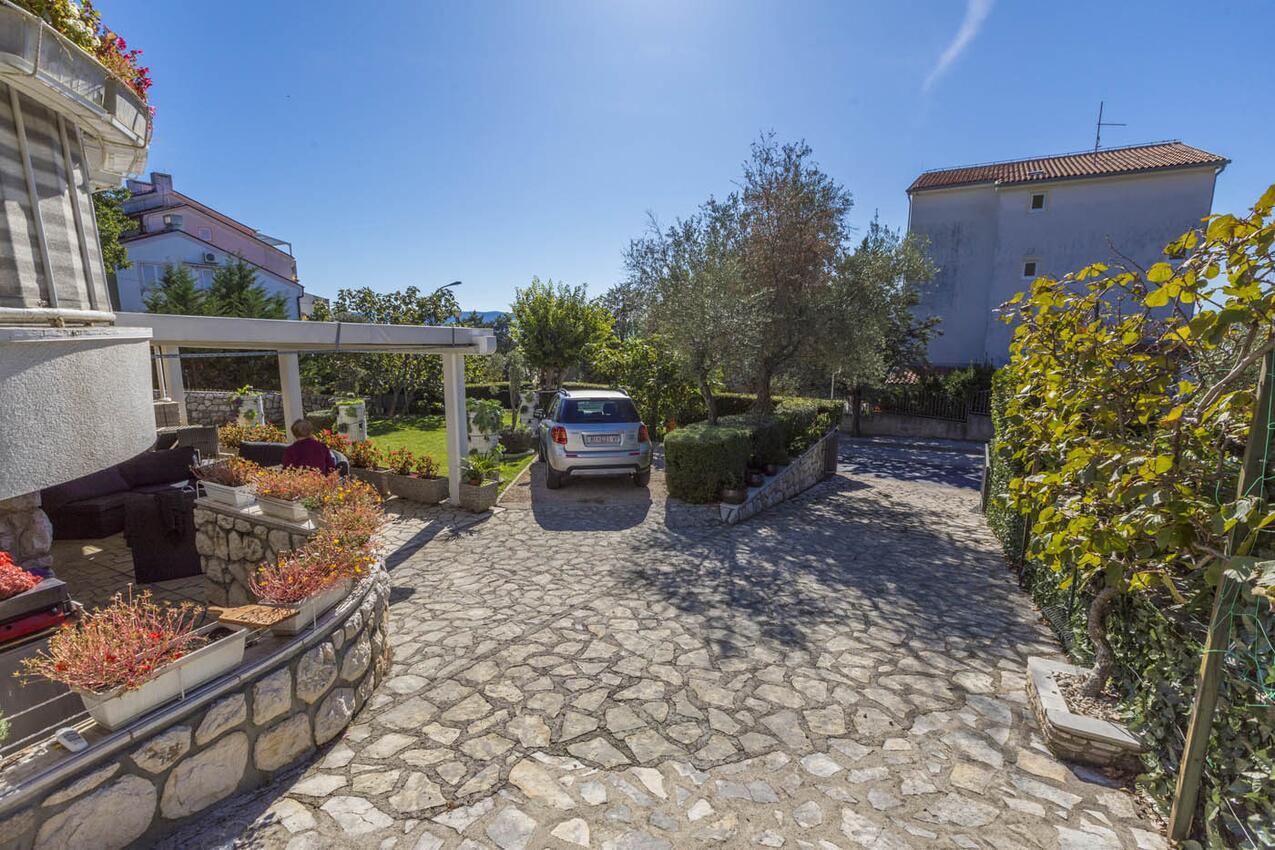Parking lot - Apartments by the sea Selce, Crikvenica