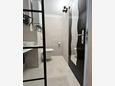 Selce, Bathroom in the studio-apartment, WiFi.