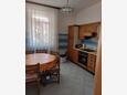 Trogir, Comedor en alojamiento de tipo apartment, WiFi.