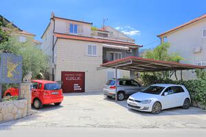 Apartamente şi camere cu parcare Trogir - 4814