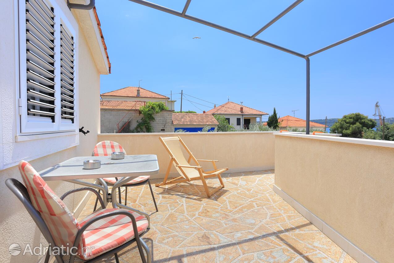 Apartamentos y habitaciones con parking Trogir - 4814