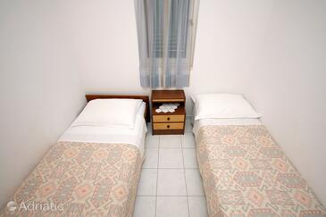 Apartments by the sea Pisak, Omiš - 4815