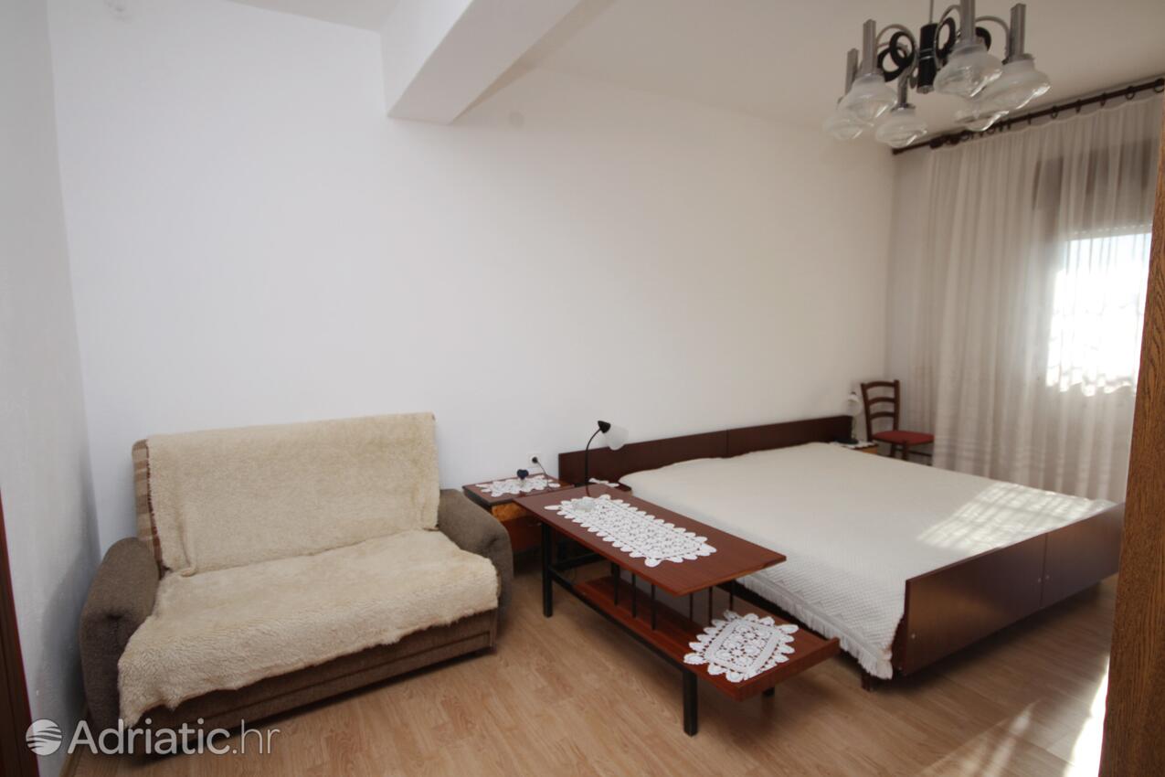 A-4819-a - Private accommodation - Apartments with a parking space Lokva Rogoznica, Omiš