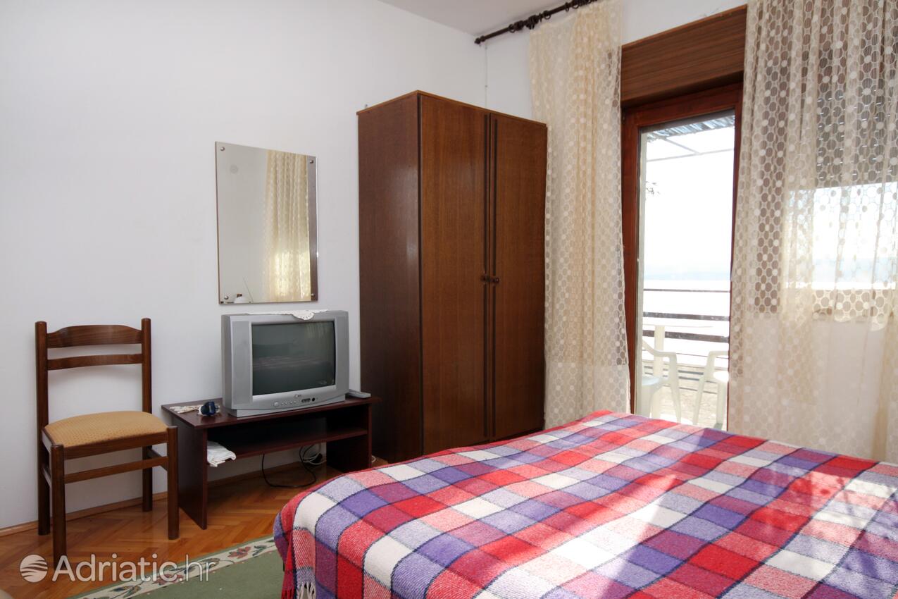 A-4819-b - Private accommodation - Apartments with a parking space Lokva Rogoznica, Omiš