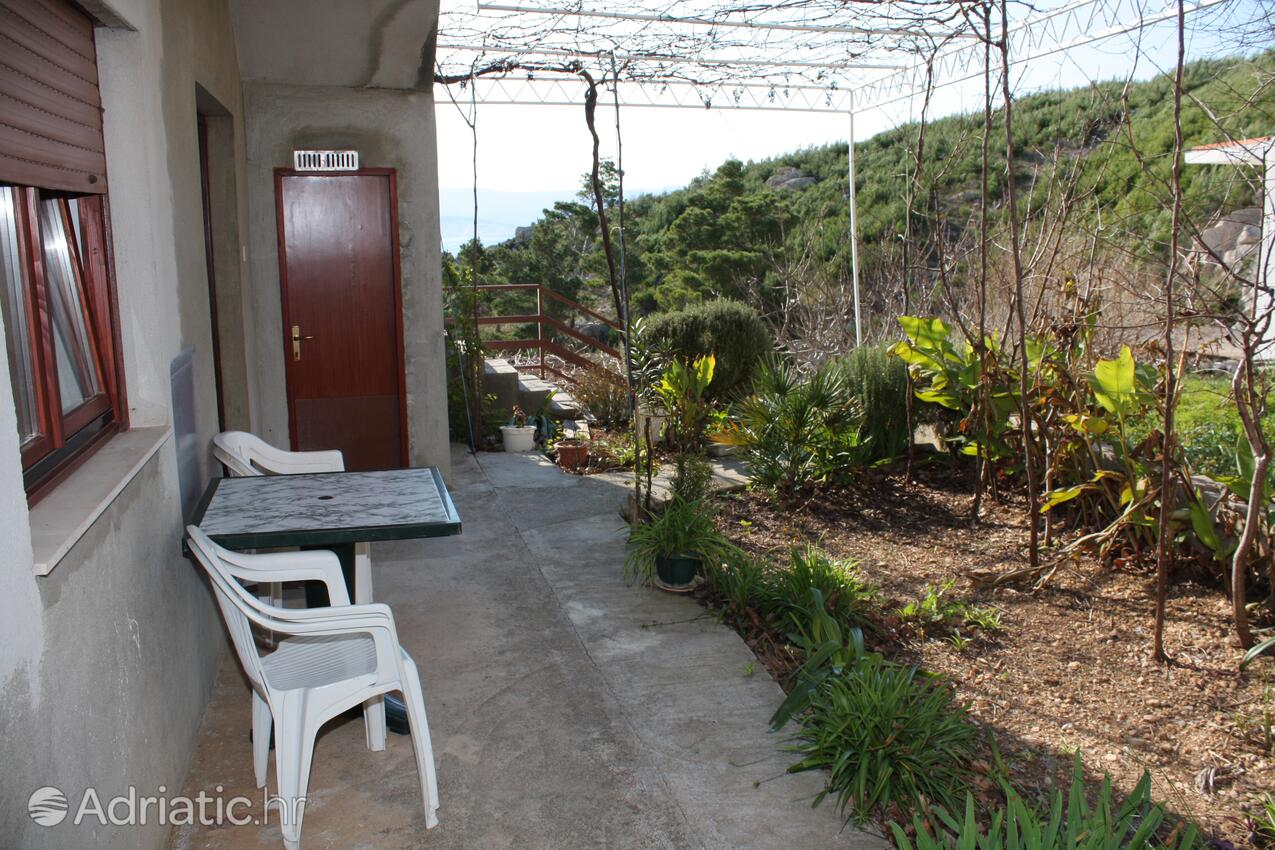 A-4819-b - Private accommodation - Apartments with a parking space Lokva Rogoznica, Omiš