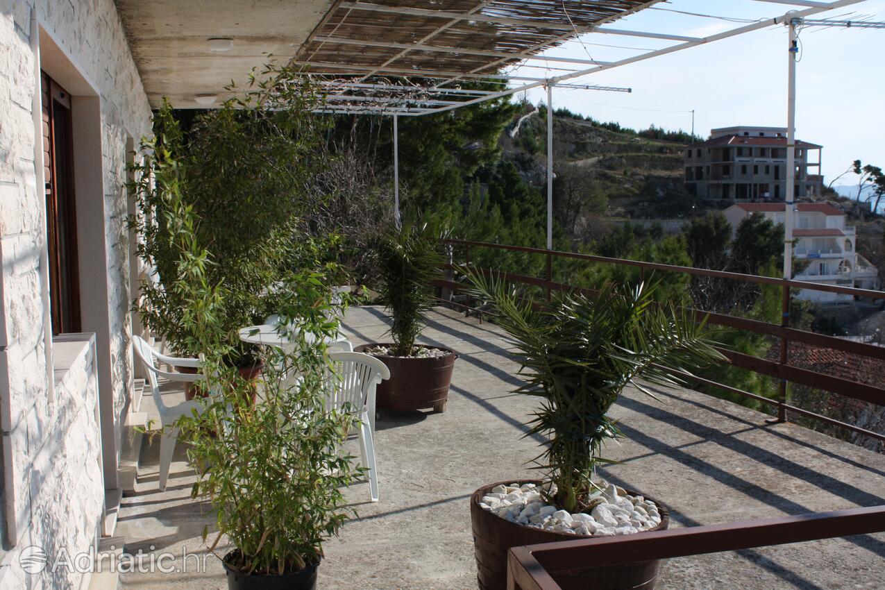 A-4819-b - Private accommodation - Apartments with a parking space Lokva Rogoznica, Omiš