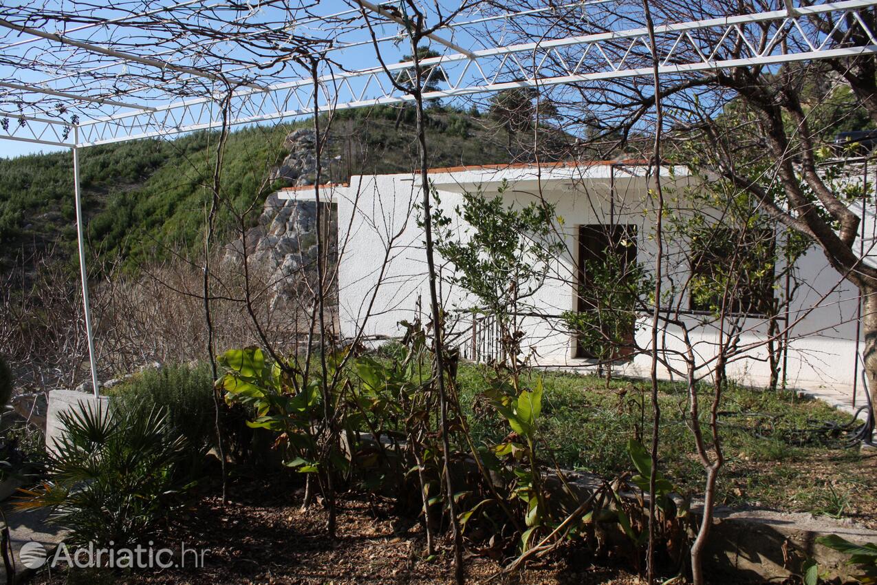 A-4819-b - Private accommodation - Apartments with a parking space Lokva Rogoznica, Omiš