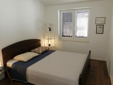 Apartments by the sea Lokva Rogoznica, Omiš - 4821