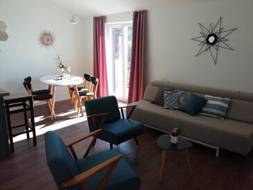Apartments by the sea Lokva Rogoznica, Omiš - 4821