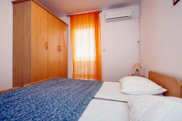 Apartments by the sea Mastrinka, Čiovo - 4836