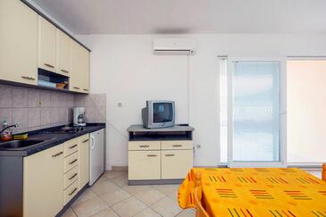 Apartments by the sea Mastrinka, Čiovo - 4836