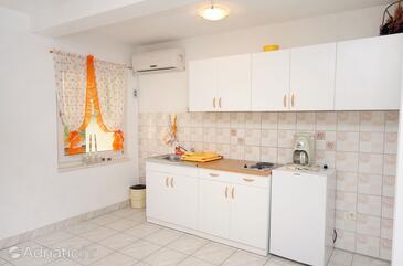 Apartmaji s parkingom Podstrana (Split) - 4849