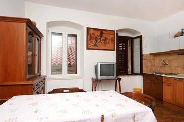 Apartments with terrace Omiš, Central Dalmatia