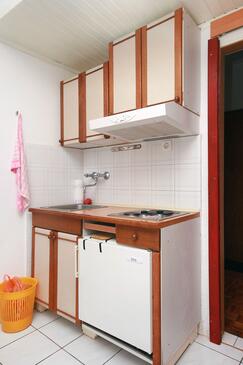 Apartments with terrace Omiš, Central Dalmatia