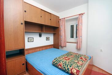 Apartments with terrace Omiš, Central Dalmatia