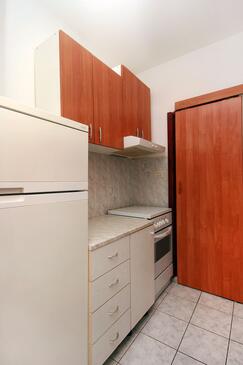 Apartments with terrace Omiš, Central Dalmatia