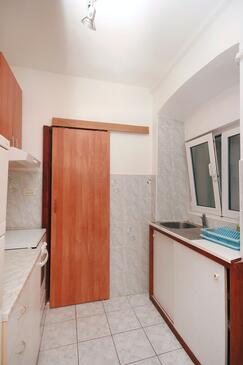 Apartments with terrace Omiš, Central Dalmatia