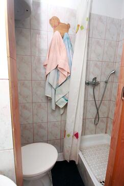 Apartments with terrace Omiš, Central Dalmatia