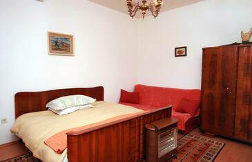 Apartments with terrace Omiš, Central Dalmatia