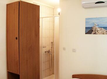 Apartments with terrace Omiš, Central Dalmatia