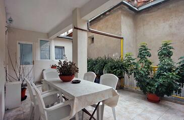 Apartments with terrace Omiš, Central Dalmatia