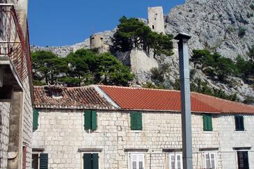 Apartments with terrace Omiš, Central Dalmatia