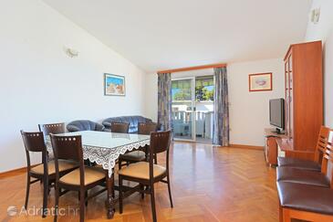 Family-friendly apartments with swimming pool Podstrana, Split - 4859