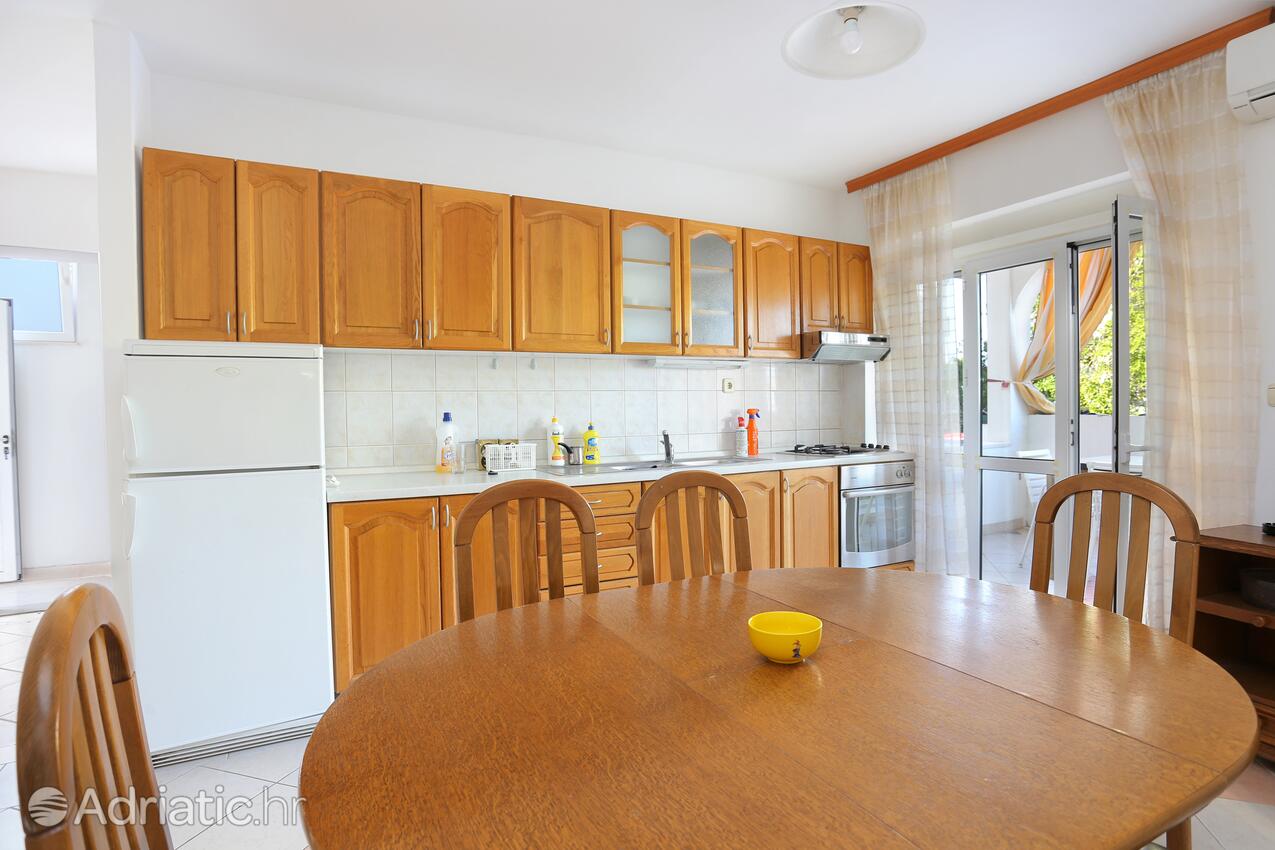 Family-friendly apartments with swimming pool Podstrana, Split - 4859