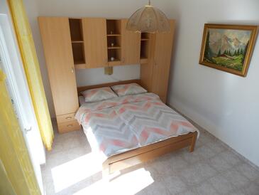 Apartments and rooms with parking space Barbat, Rab - 4862