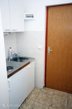 Apartments by the sea Balića Rat, Omiš - 4868