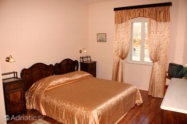 Rooms by the sea Trogir - 4869