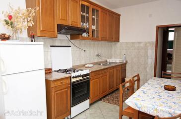 Apartments with parking space Drvenik Gornja vala, Makarska - 4890