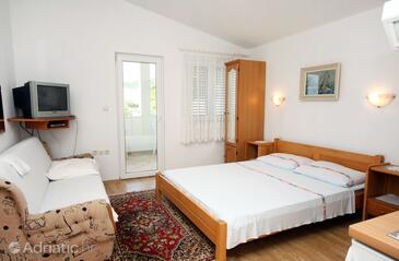 Apartments with parking space Drvenik Gornja vala, Makarska - 4890