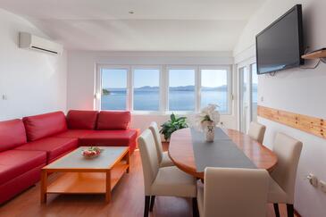 Apartments with parking space Igrane, Makarska - 4891