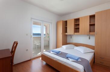 Apartments with parking space Igrane, Makarska - 4891