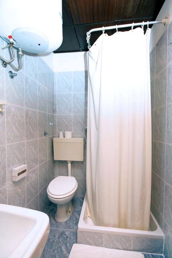 A-4917-a - Private accommodation - Apartments and rooms by the sea Pomena, Mljet