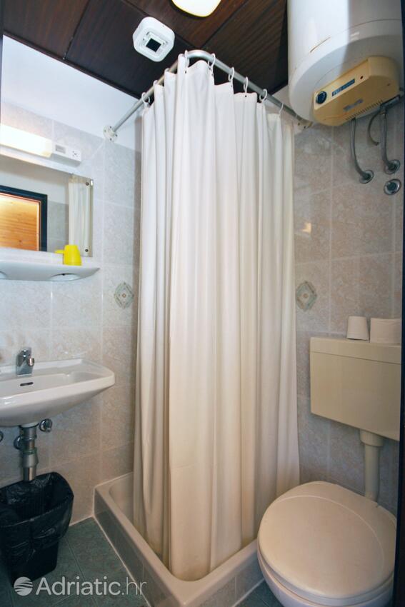 A-4917-a - Private accommodation - Apartments and rooms by the sea Pomena, Mljet
