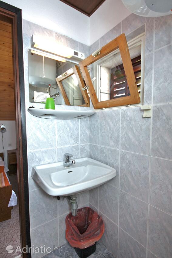 A-4917-a - Private accommodation - Apartments and rooms by the sea Pomena, Mljet