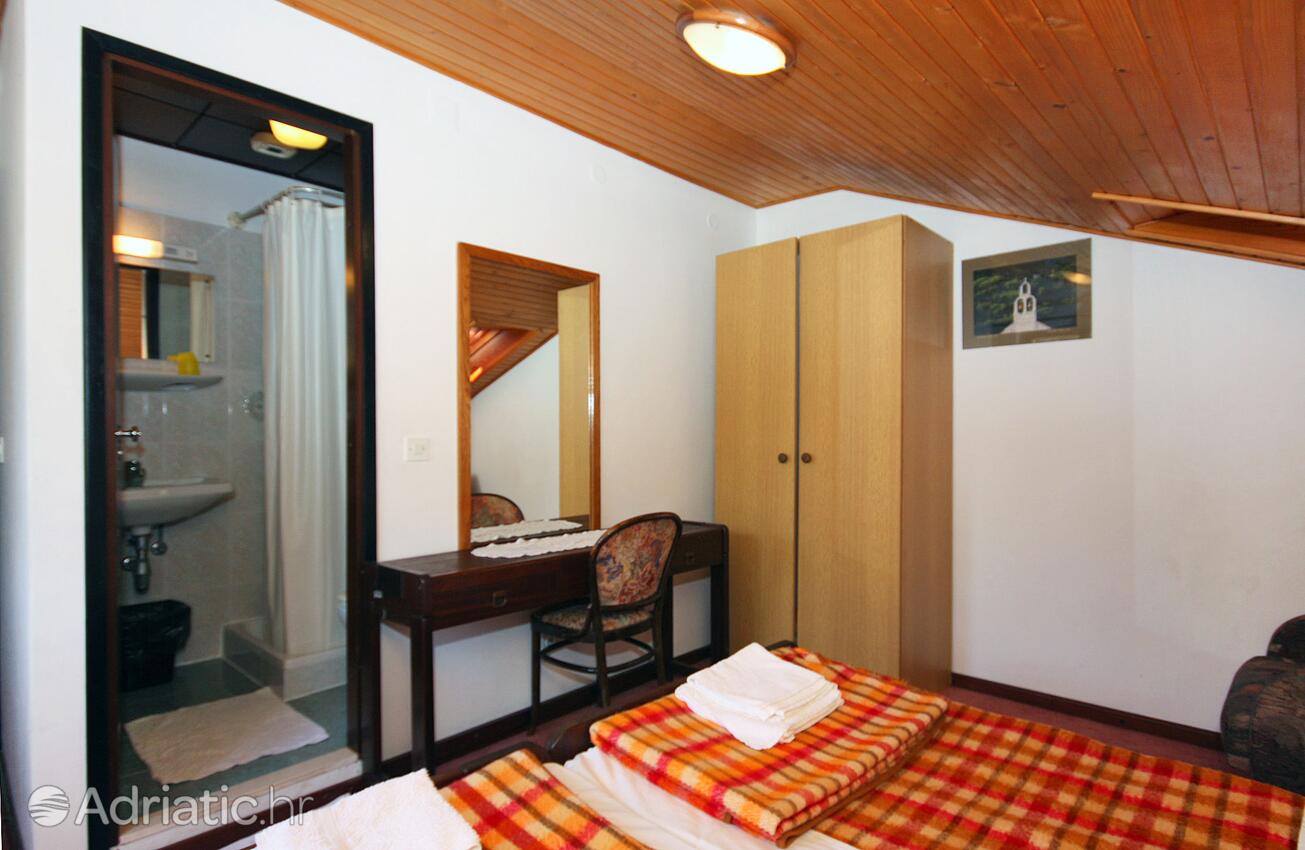 A-4917-a - Private accommodation - Apartments and rooms by the sea Pomena, Mljet