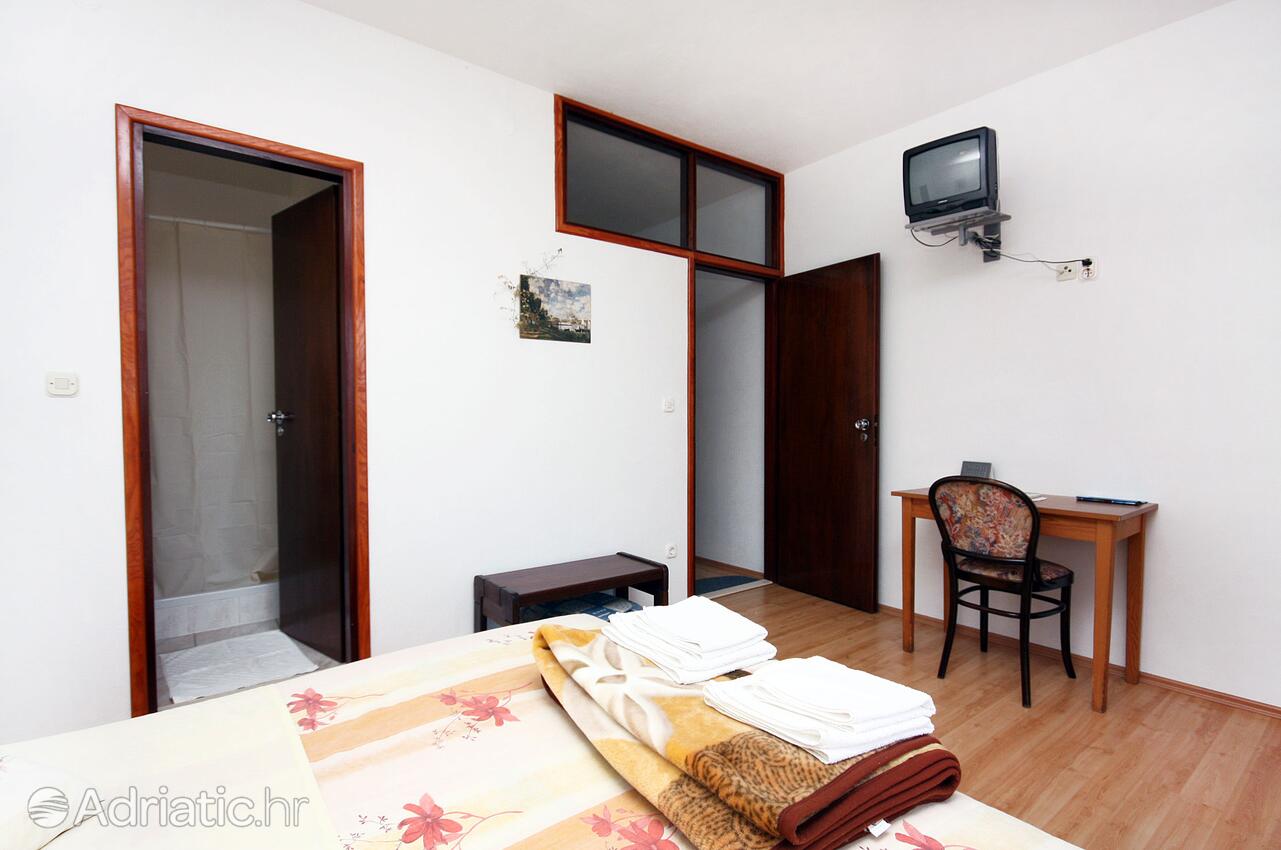 A-4917-c - Private accommodation - Apartments and rooms by the sea Pomena, Mljet