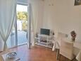 Saplunara, Living room in the apartment, (pet friendly) and WiFi.